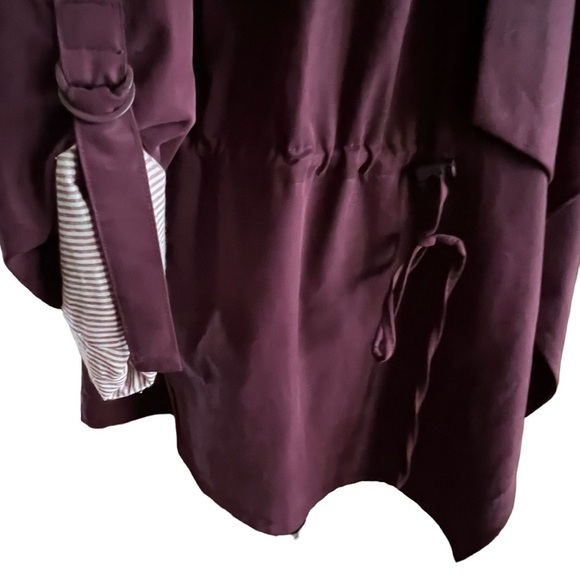 Plum color Rayon Cascade Waterfall front jacket with striped sleeves. Sz. 2X - Picture 5 of 8